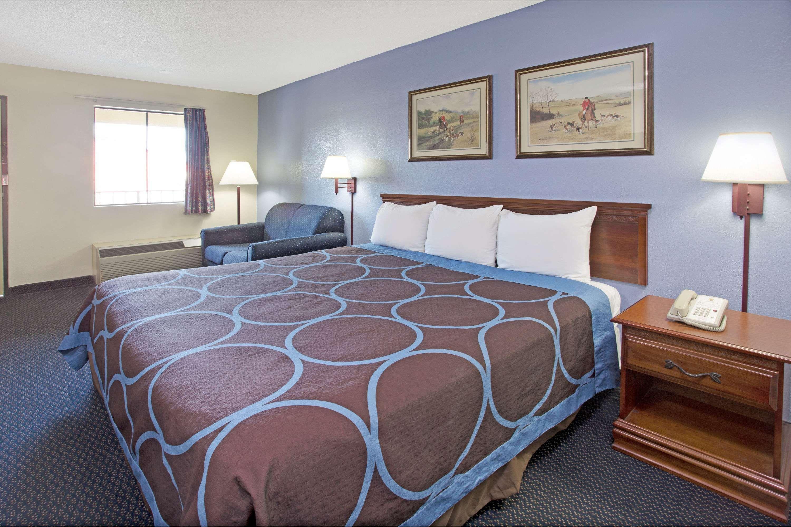 Super 8 By Wyndham Suwanee Otel Dış mekan fotoğraf