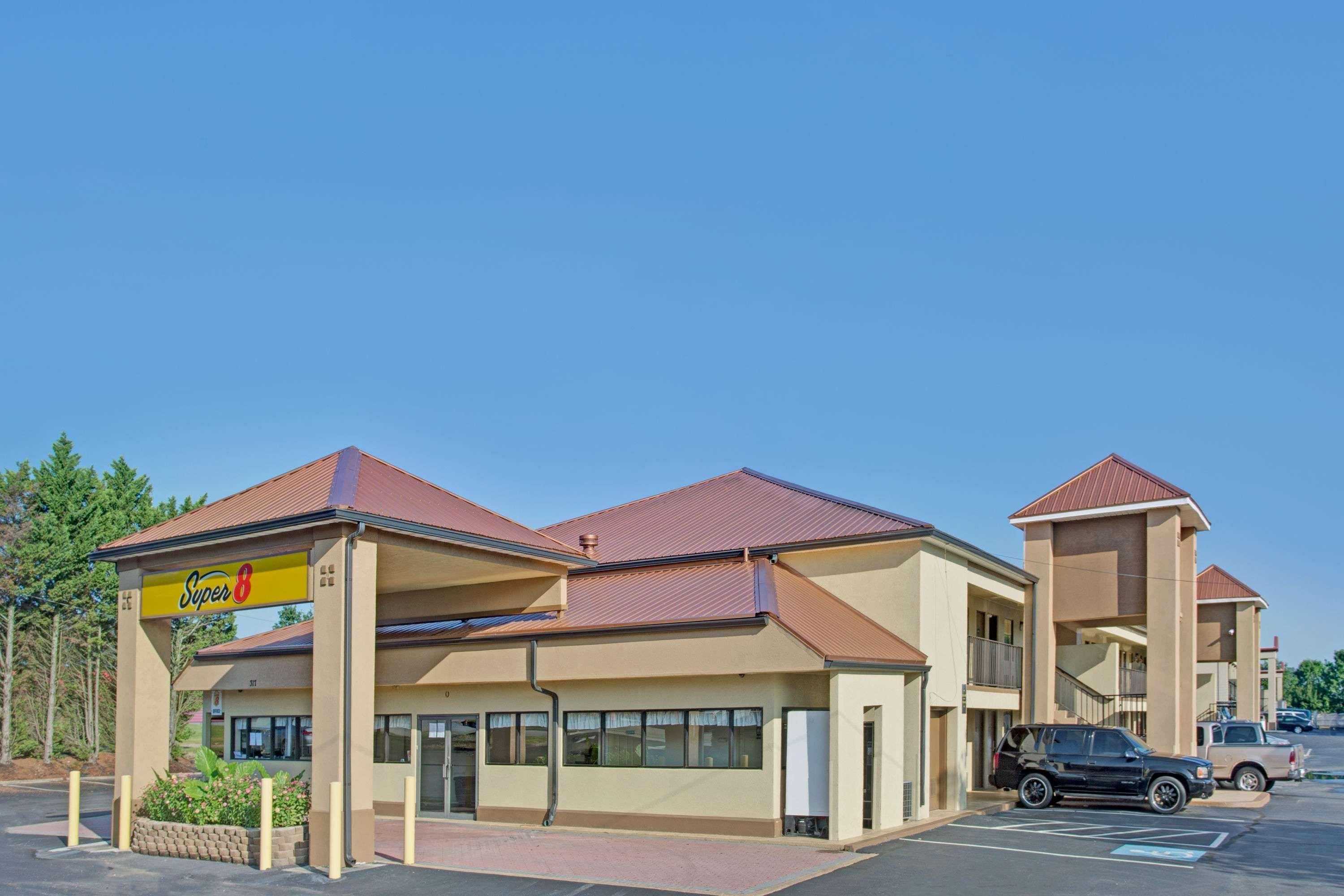 Super 8 By Wyndham Suwanee Otel Dış mekan fotoğraf