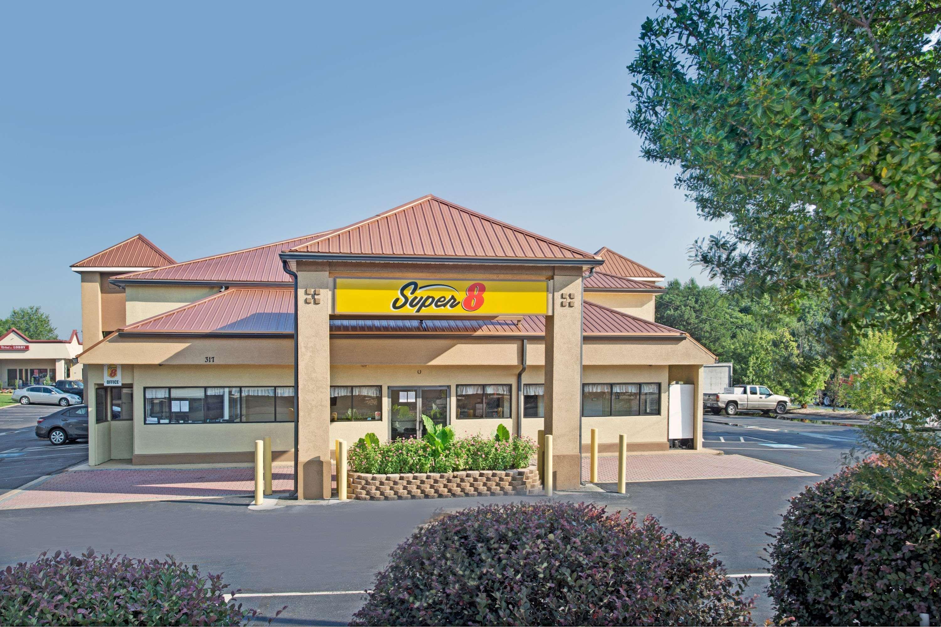 Super 8 By Wyndham Suwanee Otel Dış mekan fotoğraf